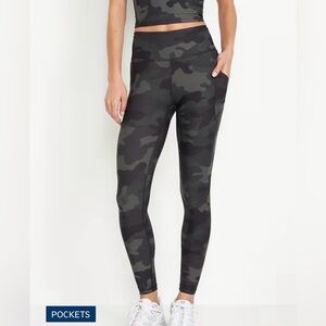 Old Navy NWT High-Waisted PowerSoft 7/8 Pocket Leggings, Size Large, Camo